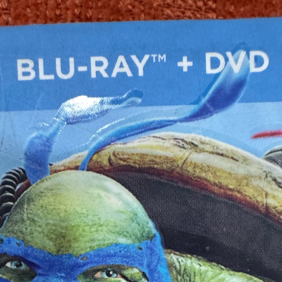 Fuera de las Sombras (Blu-ray + DVD) - Picture 3 of 4